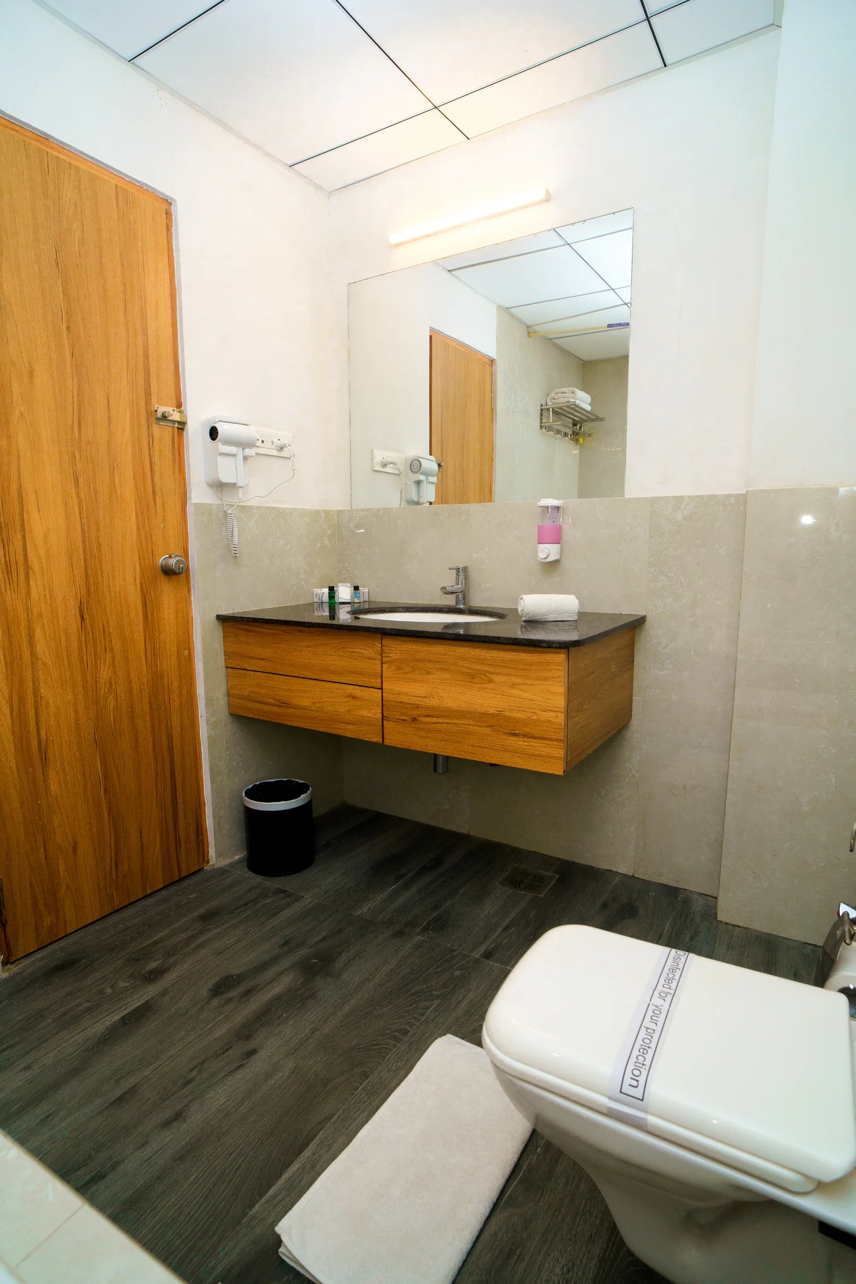 Washroom & Bathtub at Hotel The Scorpion - view 2